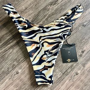 NWT- Skatie- Suzanne Bottom- Weho